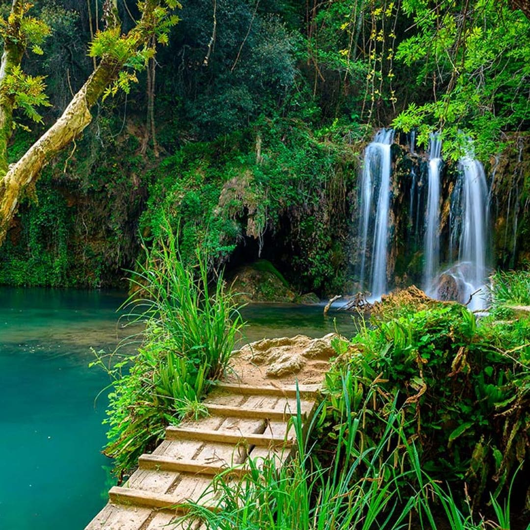 Empápate de naturaleza en estos saltos de agua de Cataluña