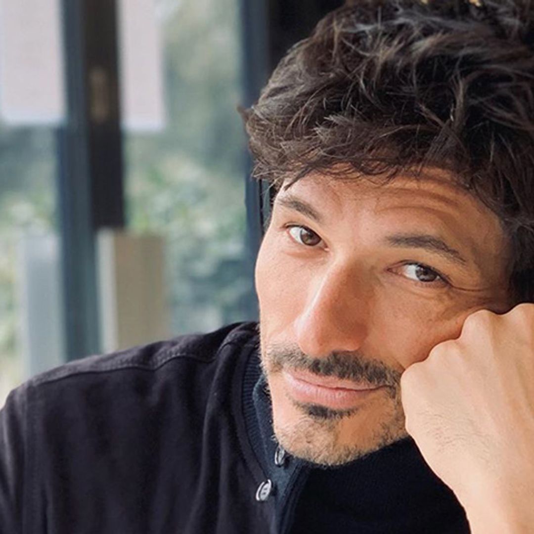 Andrés Velencoso se despide de su barba al ritmo de la canción de moda