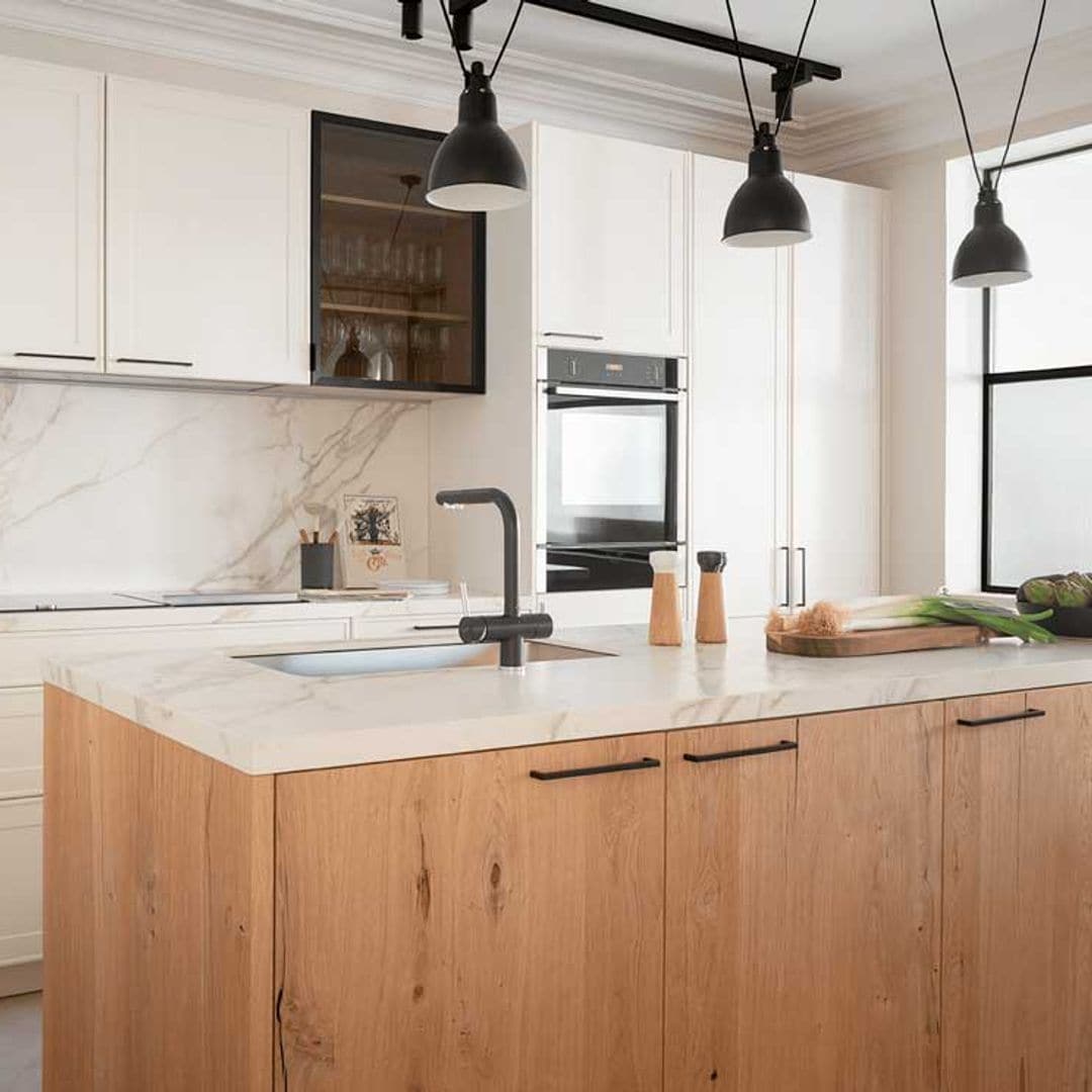 Ideas para aprovechar la isla central en la planificación de tu cocina