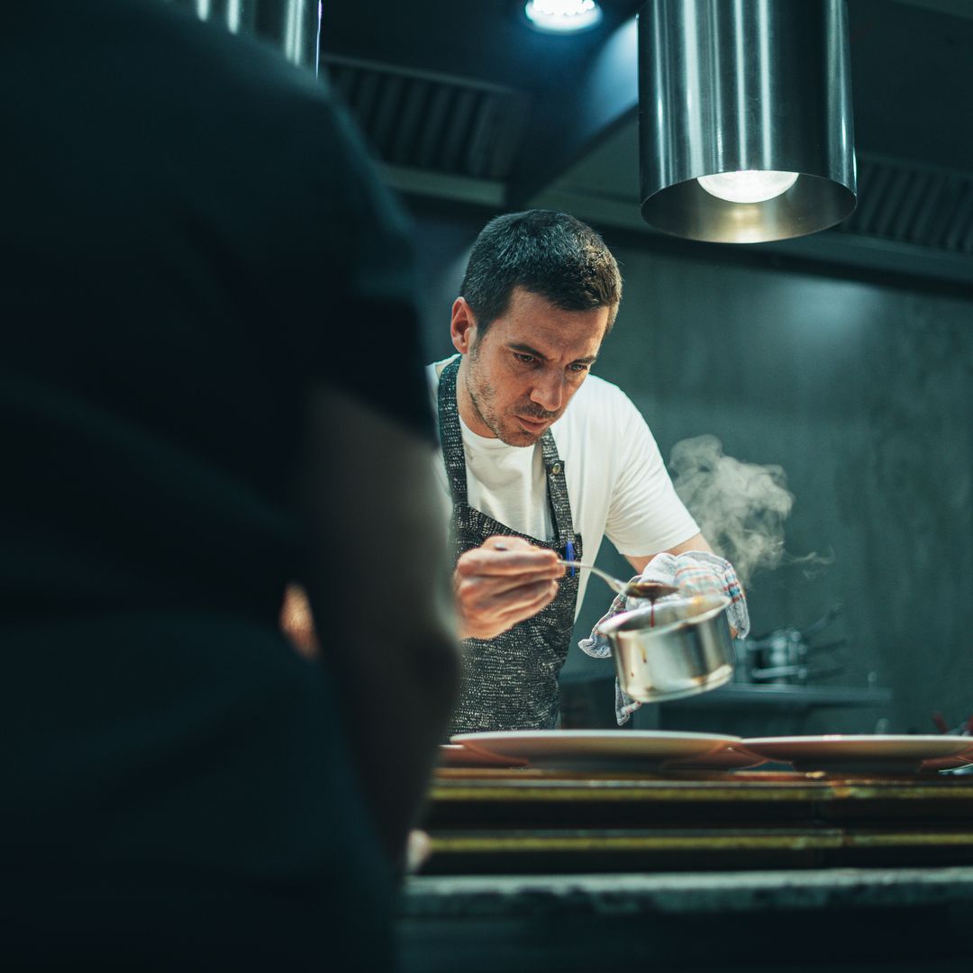 Iñigo Peña, chef de Narru, defiende una cocina donostiarra sin florituras, con producto de calidad y la parrilla como protagonista.
