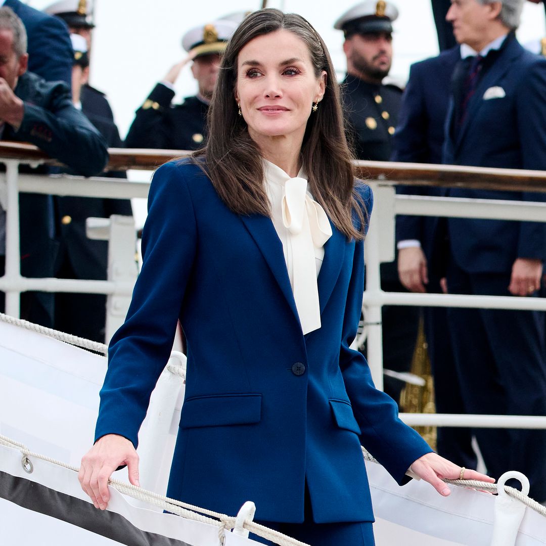 La reina Letizia sorprende con uno de los accesorios más usados en los 90