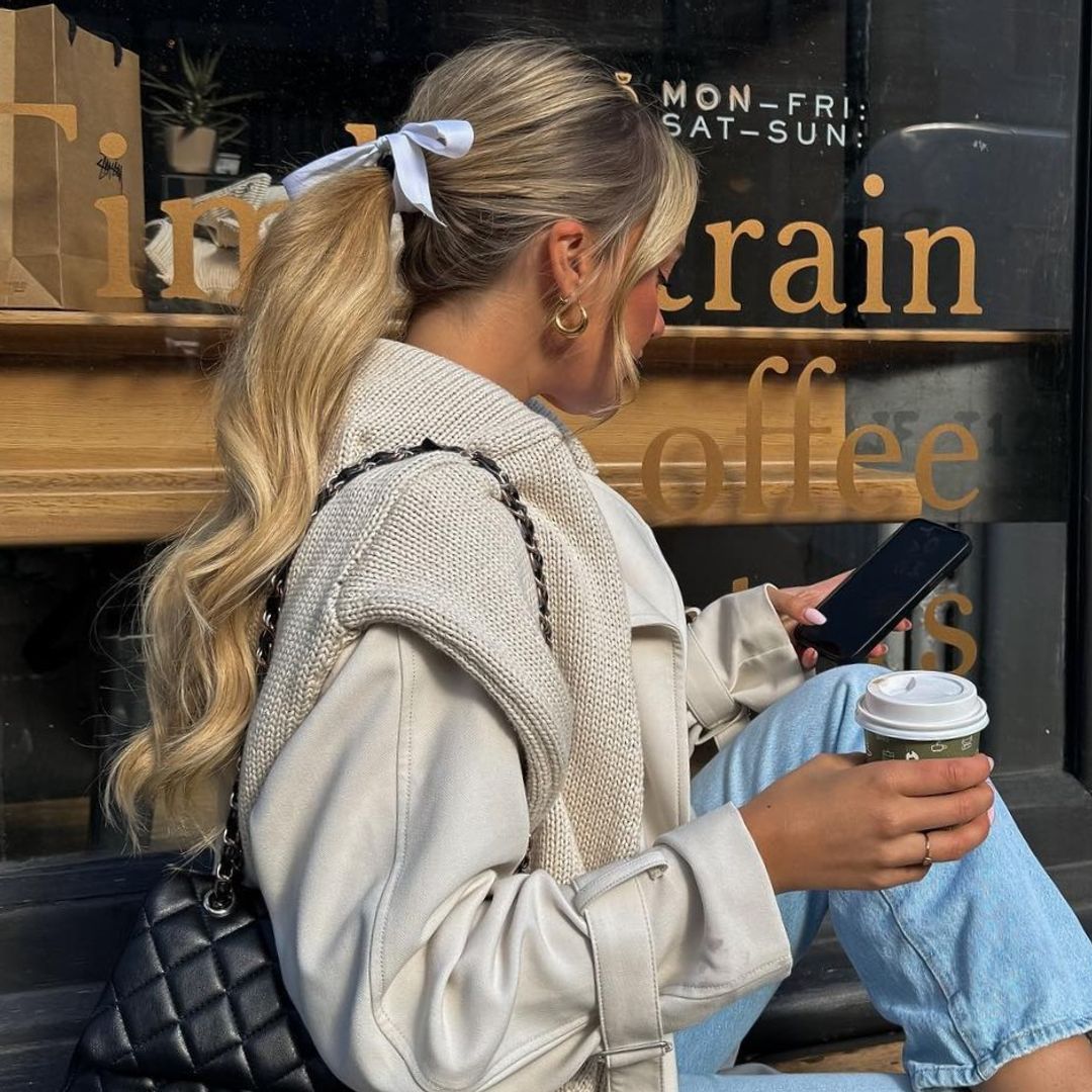 Peinados para la lluvia: 11 looks antiencrespamiento que mantienen el pelo suave y brillante