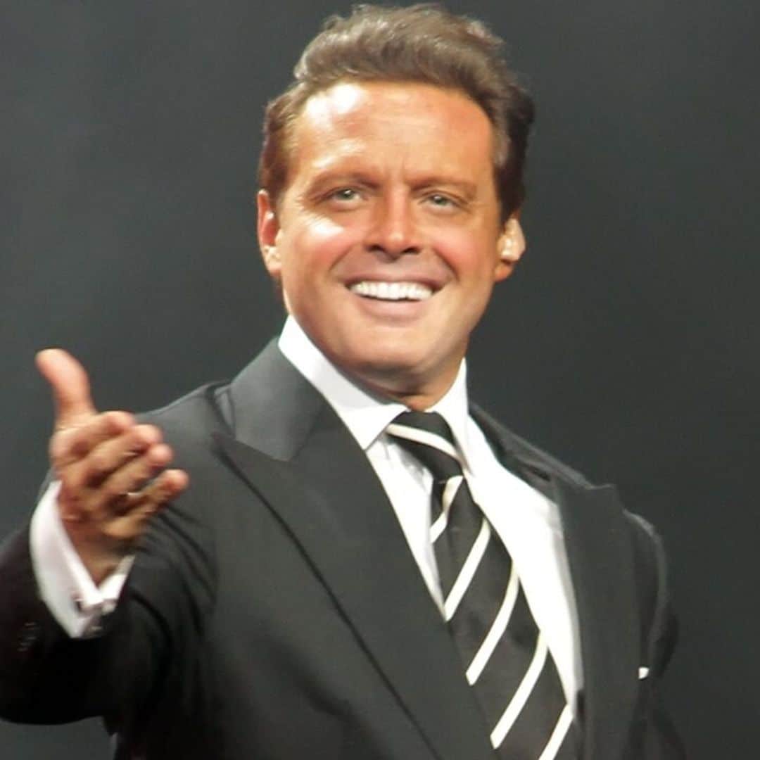 Todo lo que ¡HOLA! contó sobre Luis Miguel que no se ve en la serie