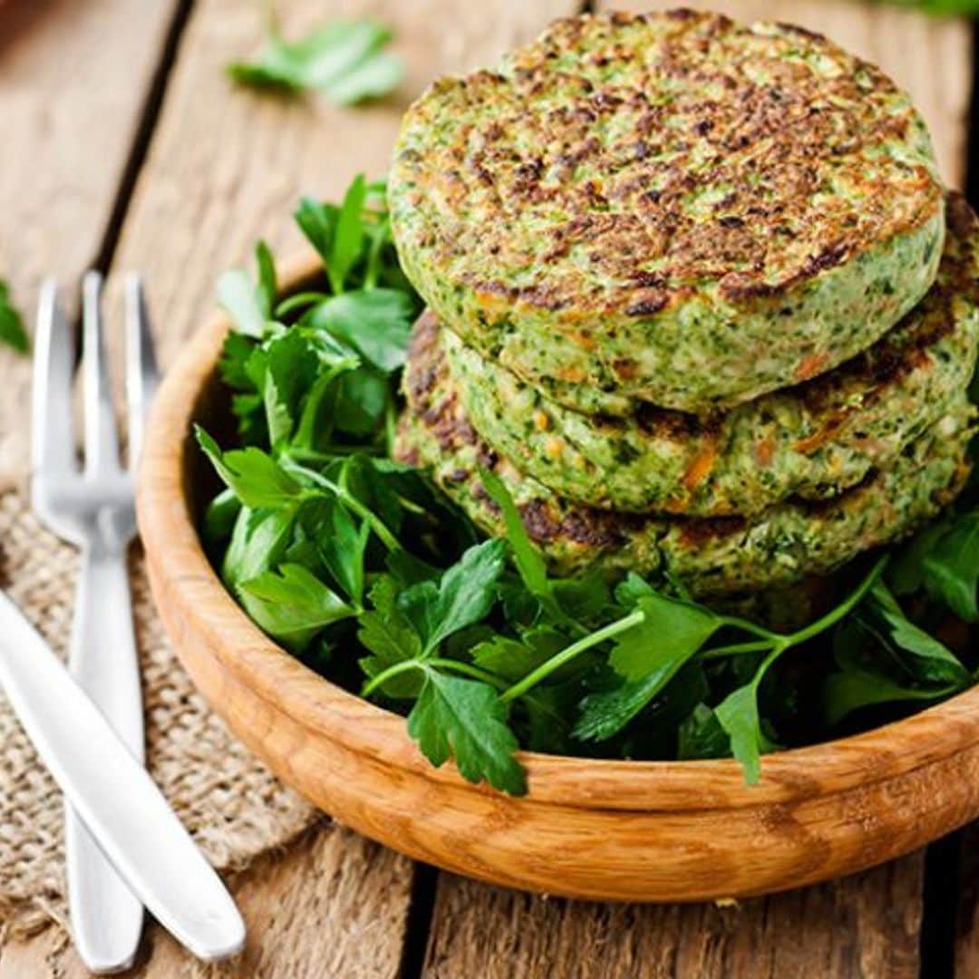 Hamburguesa vegana de brócoli, zanahoria y espinacas