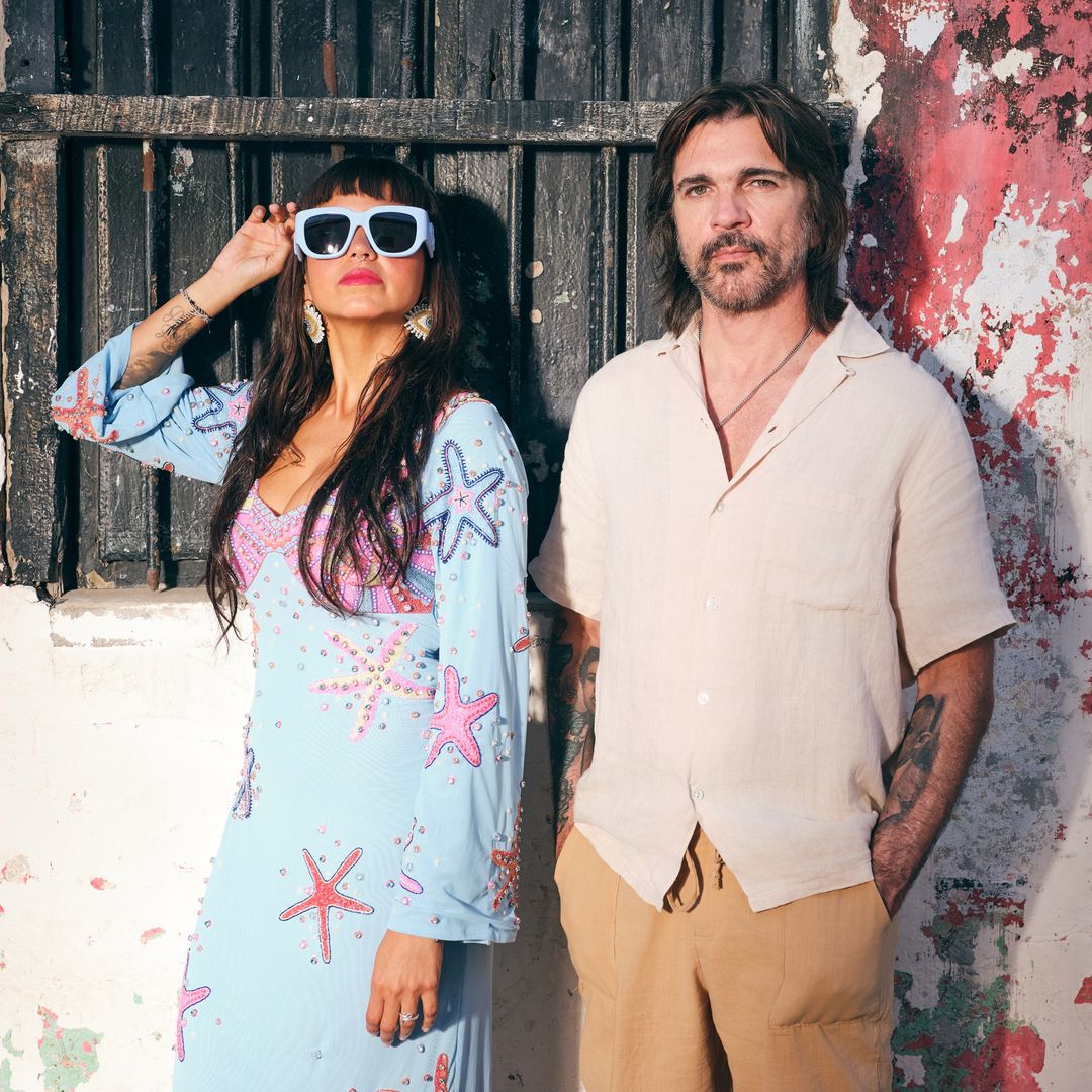 Juanes y Bomba Estéreo lanzan 'Muérdeme' y Leslie Grace estrena 'Inmerecido'