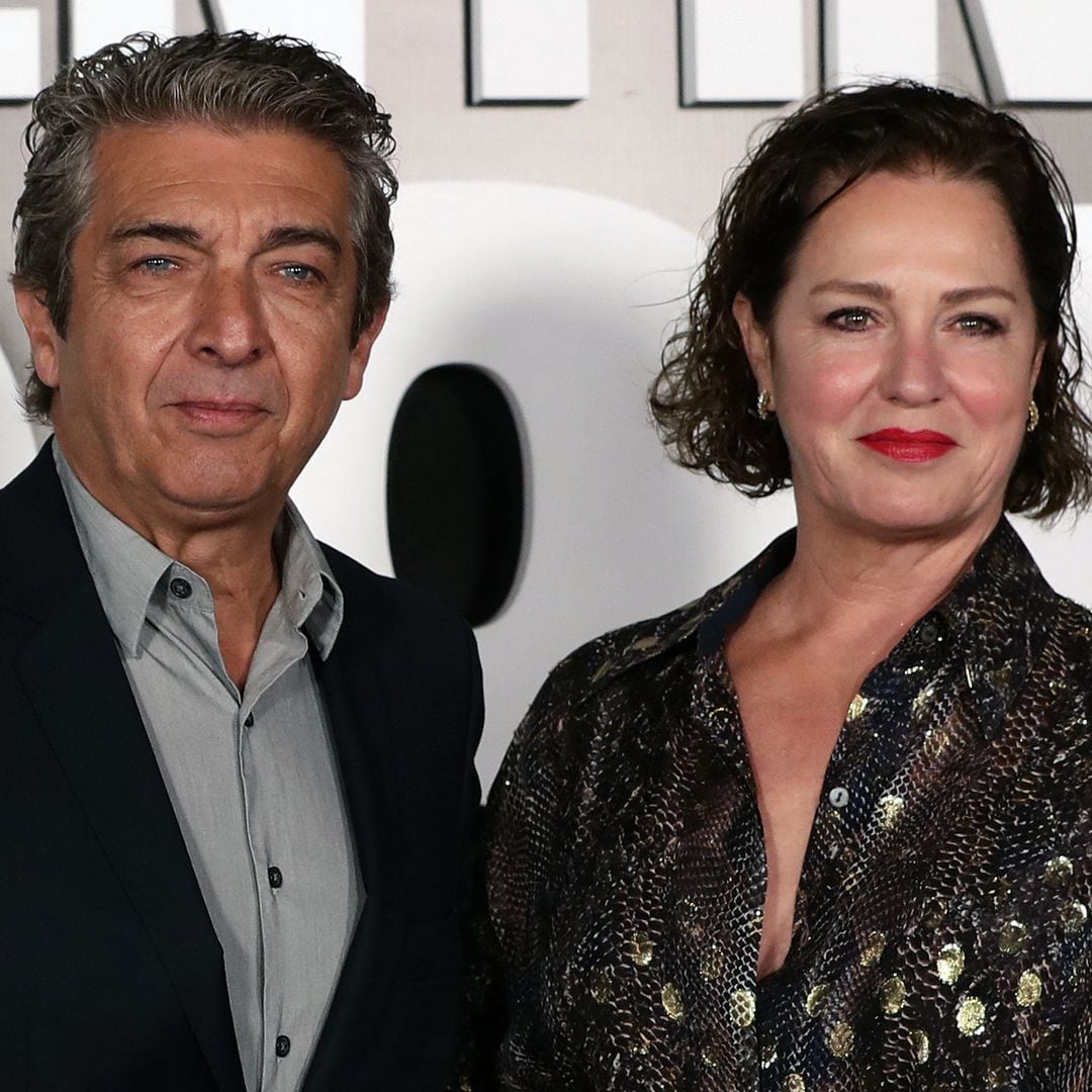 Argentine actor Ricardo Darin (L) and his wife Florencia Bas pose at the red carpet before the screening of the film 'Argentina, 1985', in Buenos Aires, on September 27, 2022. - The movie, premiered earlier this month at the Venice Film Festival, is about the 1985 trial that put the country's repressive military junta on the stand for the disappearances of tens of thousands of citizens during the 1976-1983 military dictatorship. (Photo by ALEJANDRO PAGNI / AFP) (Photo by ALEJANDRO PAGNI/AFP via Getty Images)
