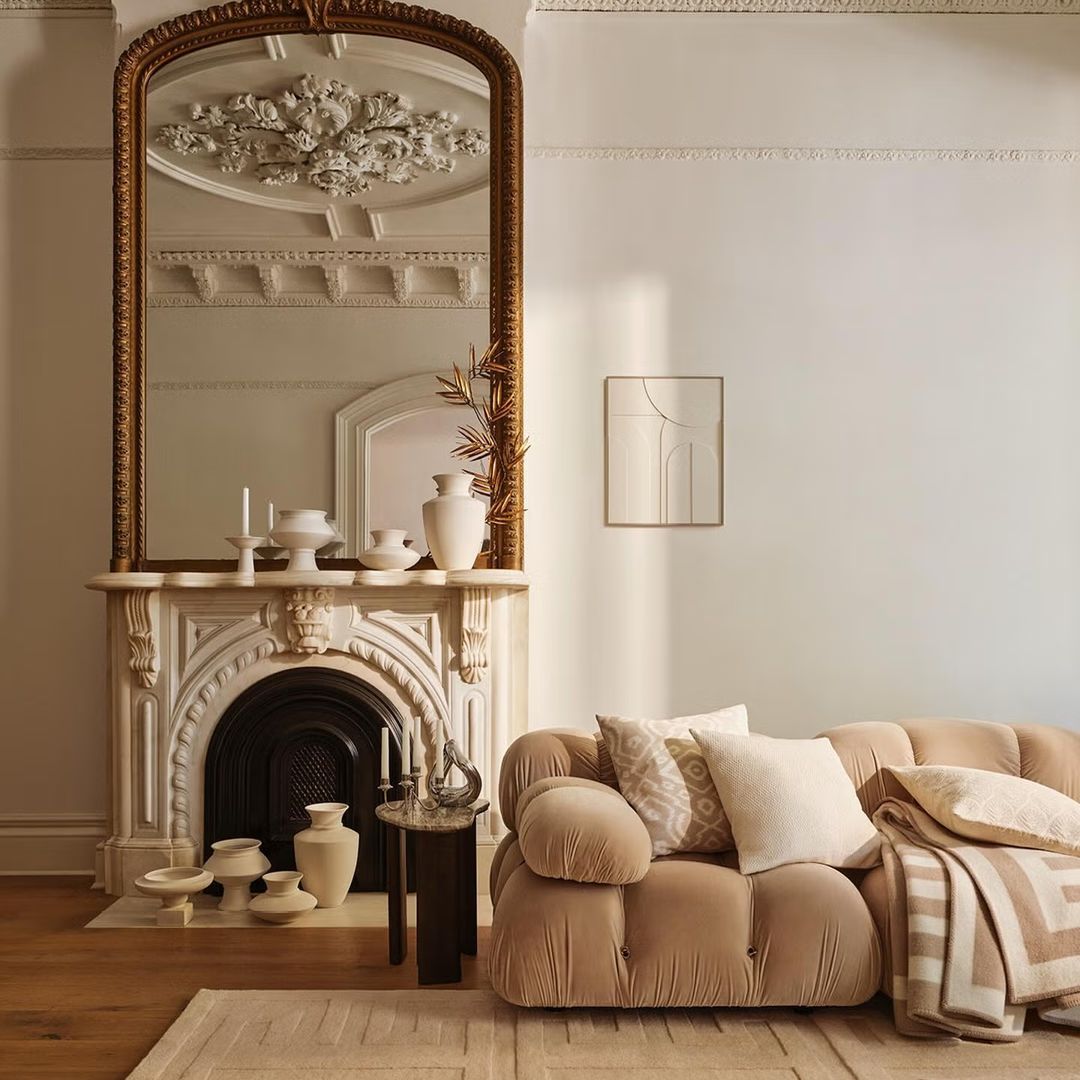 'Teddy House': la tendencia decorativa que cambia el negro por el marrón y apuesta por los interiores más cálidos