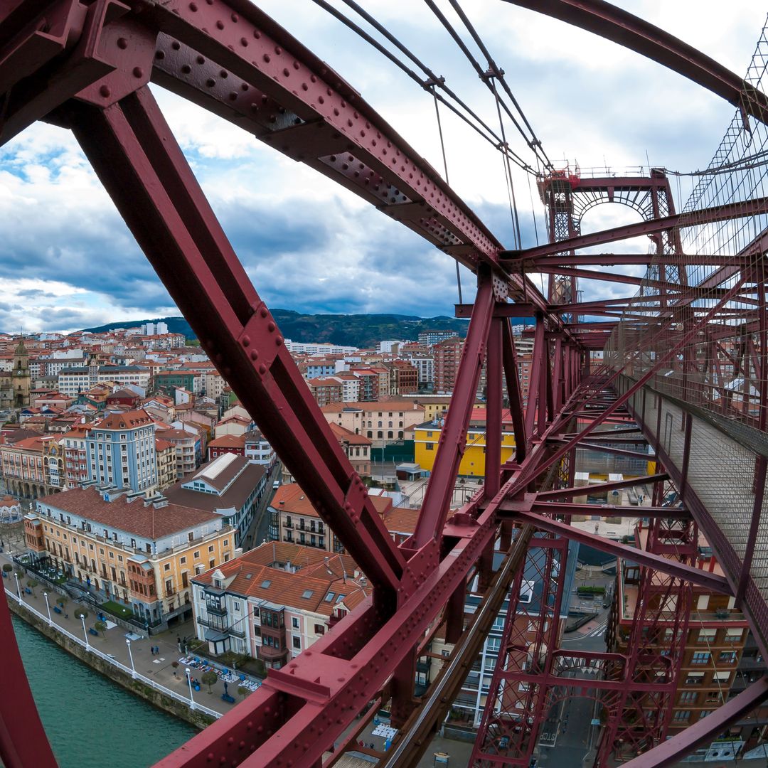 Portugalete desde el Puente Colgante de la ría de Bilbao Patrimonio de la Humanidad