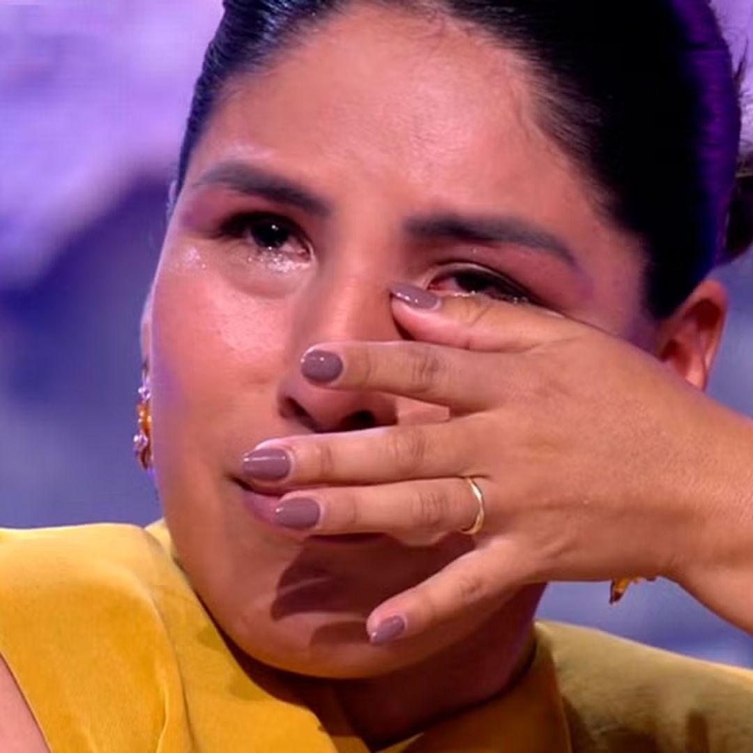 Isa Pantoja muy emocionada 