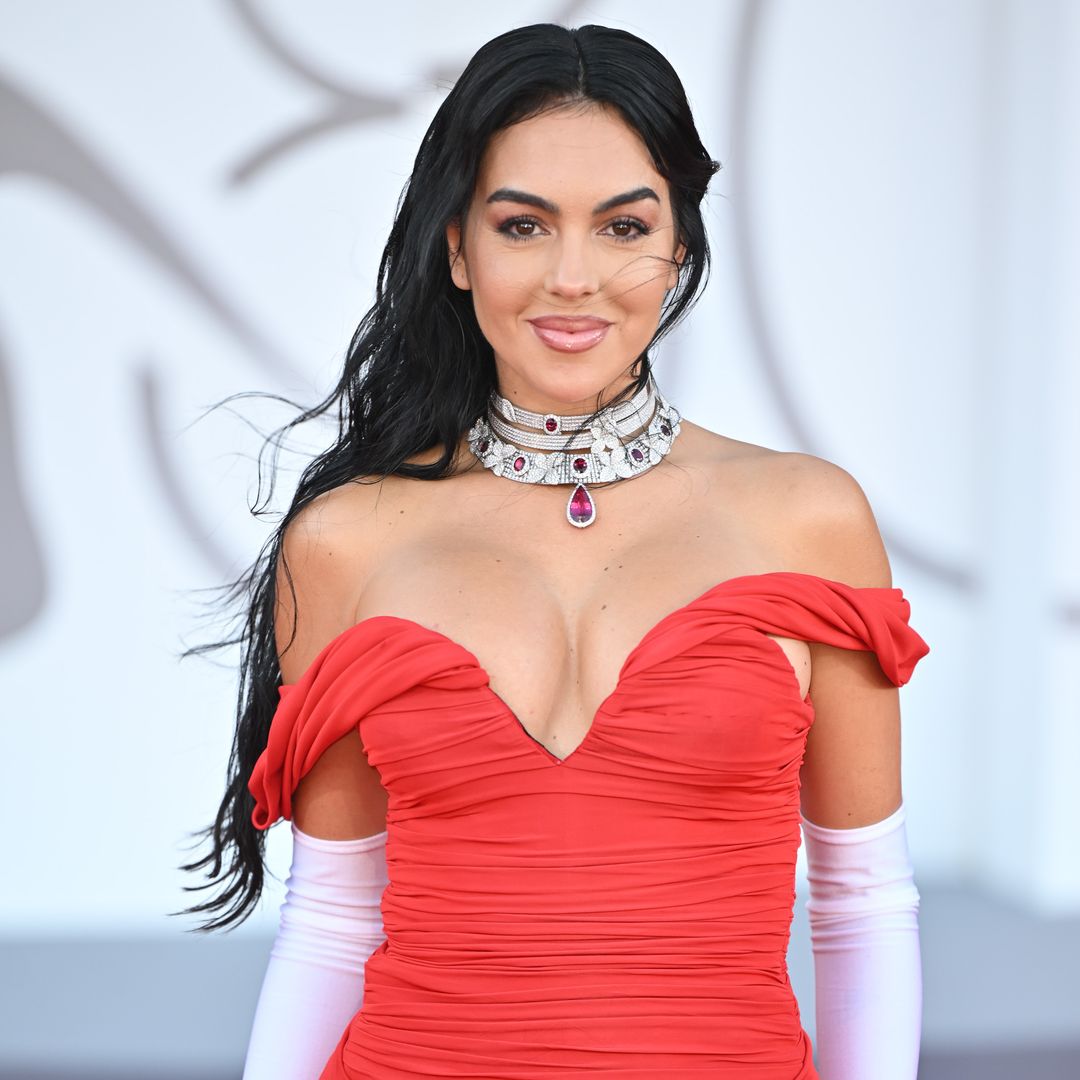 Georgina muestra su faceta más madraza: el vídeo de su día a día con sus hijos y sus perros que revoluciona las redes