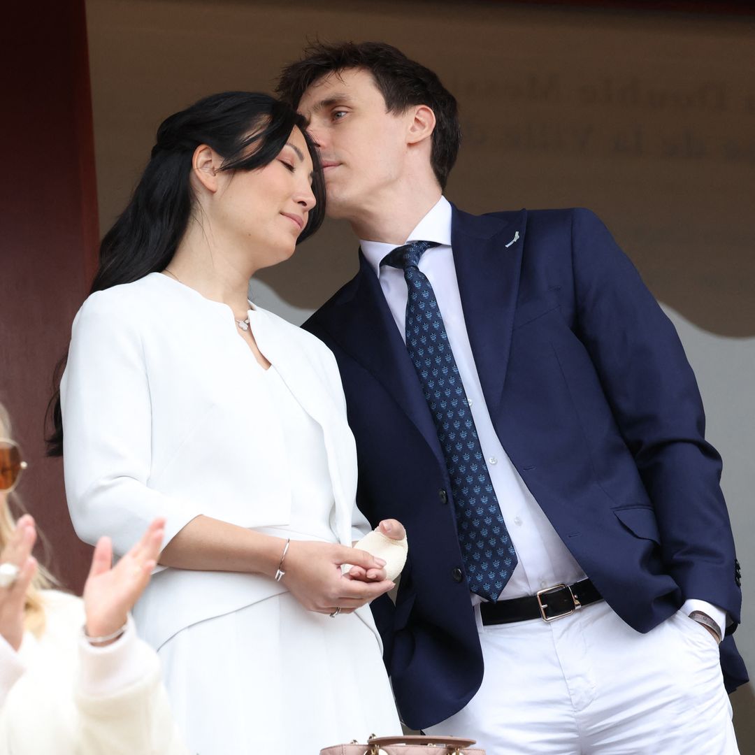 Besos, complicidad y una mano vendada: la escena de Louis y Marie Ducruet que no pasa desapercibida