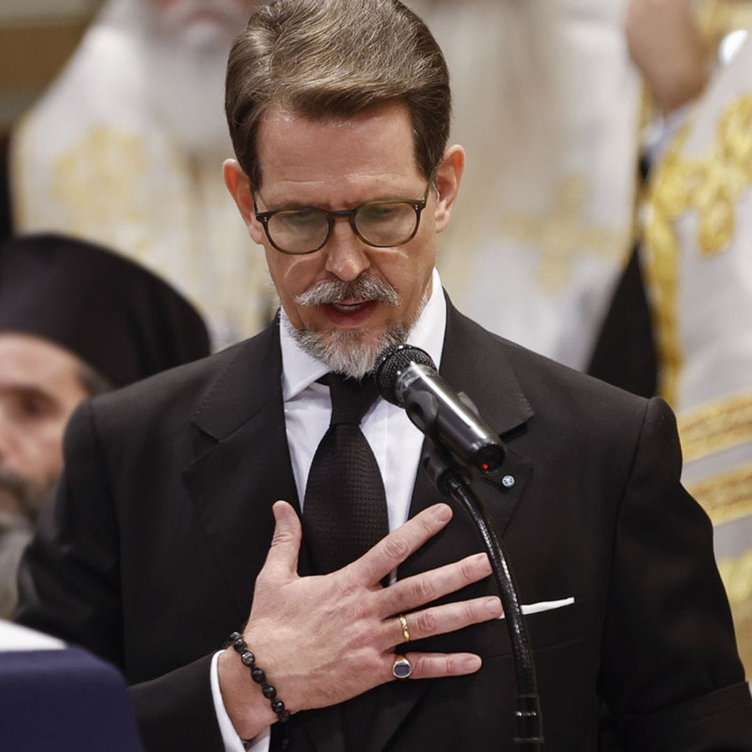 ¿Por qué los reyes y príncipes usan anillo en el dedo meñique?