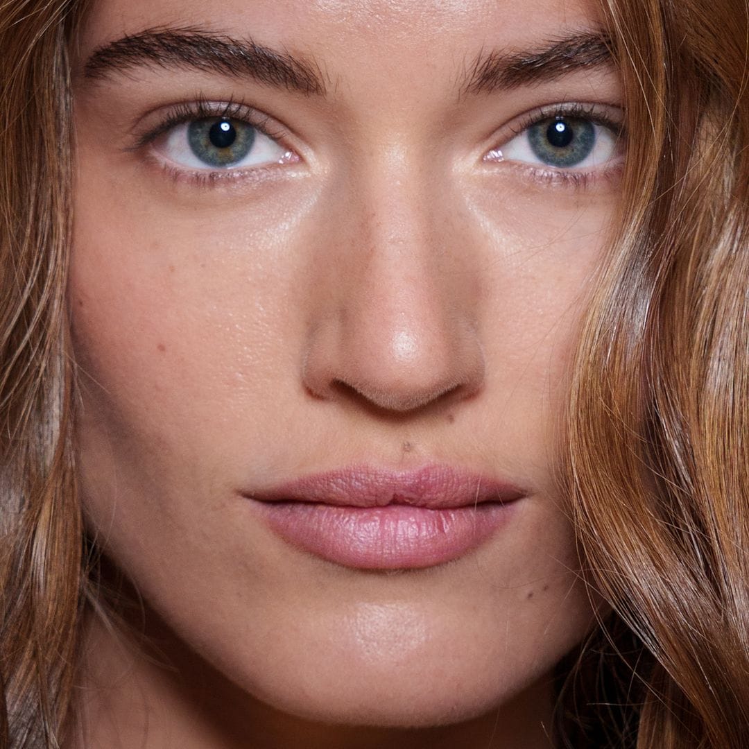 7 trucos que previenen la caída de cejas y pestañas del otoño