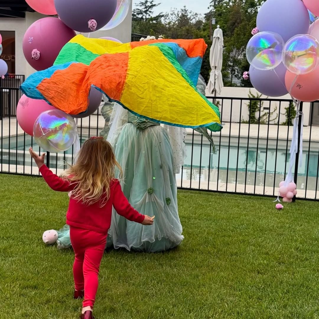 La hija de Chris Pratt y nieta de Schwarzenegger cumple 3 años y lo celebra con una fiesta de cuento
