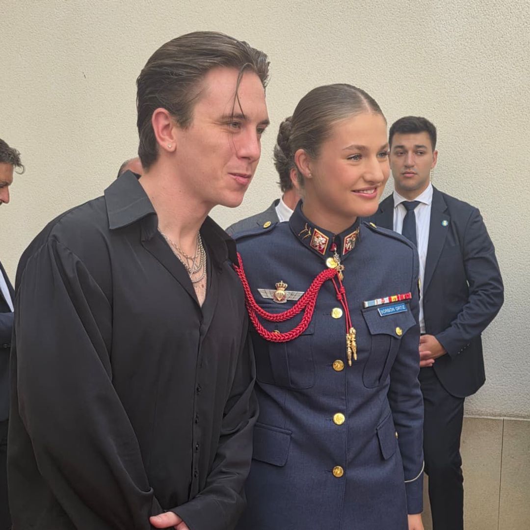 EXCLUSIVA. Las fotos y detalles del momento fan de la princesa Leonor con el cantante Walls tras su aplaudido discurso en Murcia