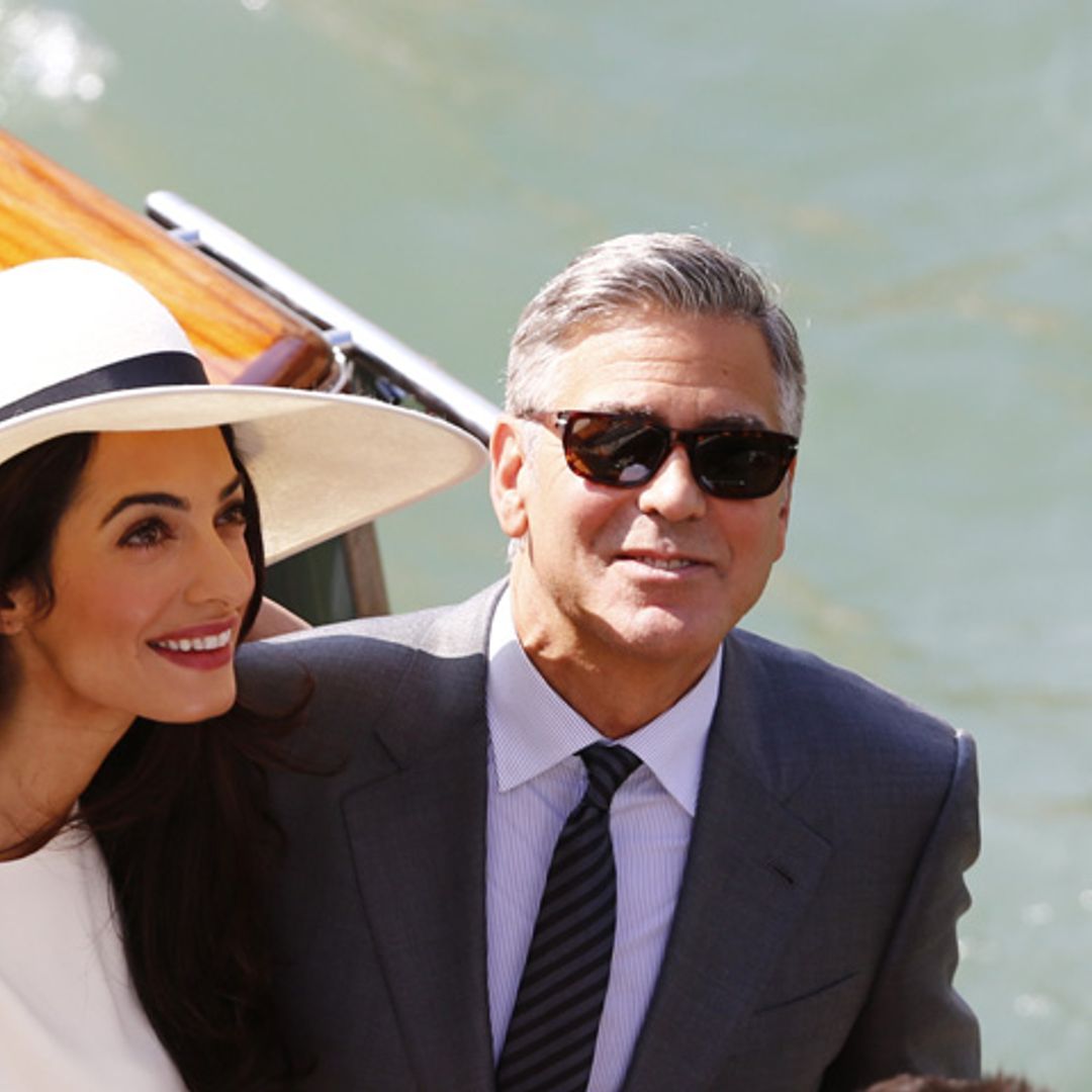 Si te casas por lo civil, Amal Clooney y sus looks bicolor son tu inspiración