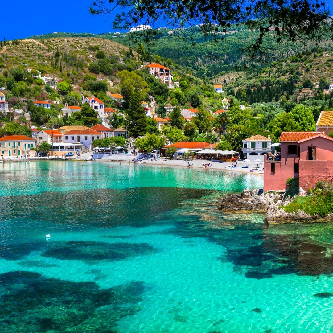 Playa de Assos en Cefalonia, Grecia, elegida entre las mejores de Europa en 2025