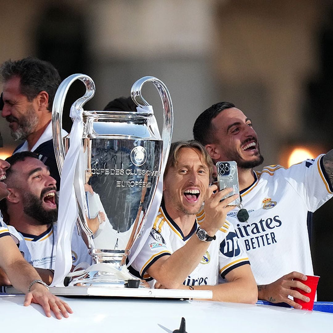 Así ha sido la celebración de los jugadores del Real Madrid de 'La decimoquinta' por las calles de la capital