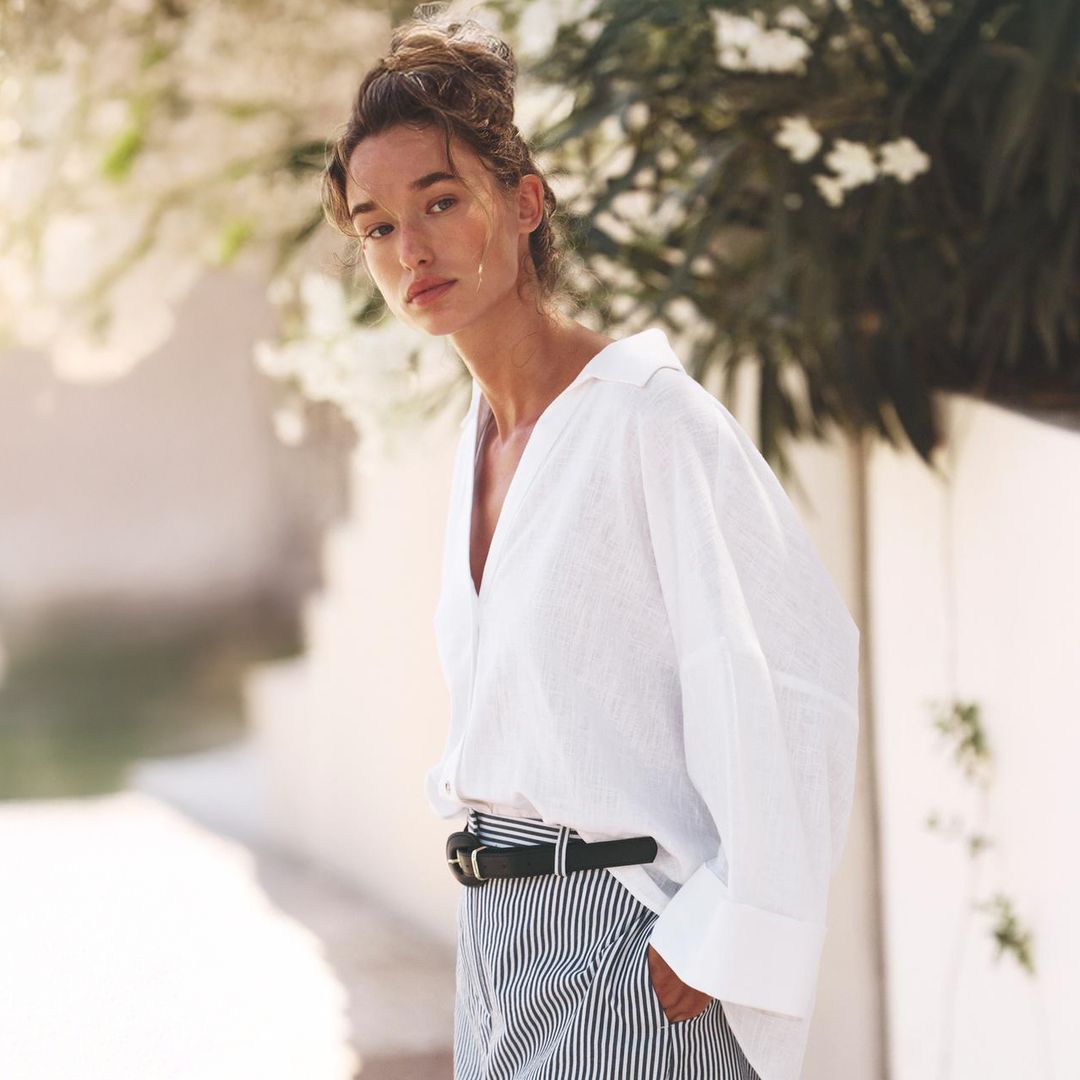 La tendencia 'officecore' aprobada por expertas: robarle la camisa a tu novio y convertirla en tu uniforme de verano