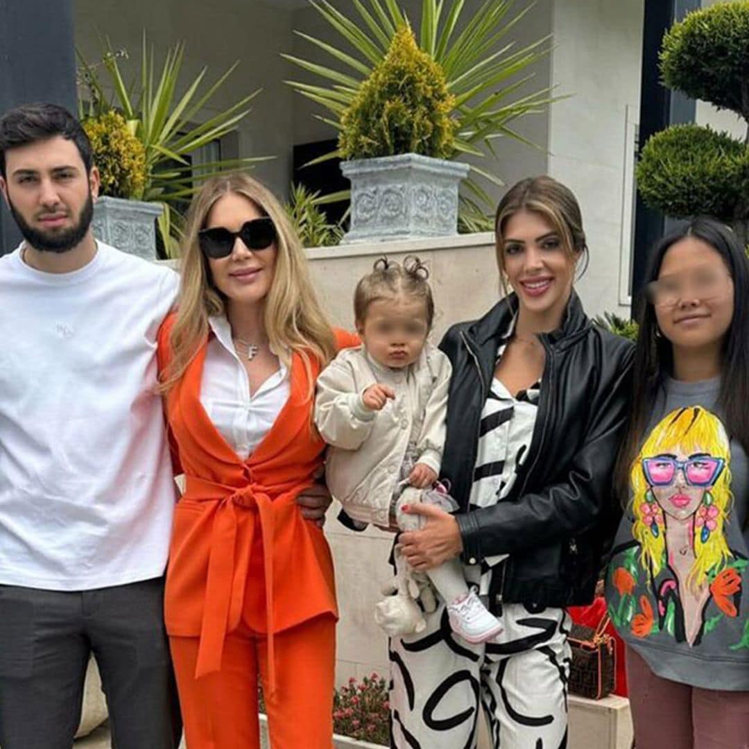 Ingrid Asensio y Fernando Sanz, orgullosos de la familia que han formado con cuatro hijos y una preciosa nieta de un añito