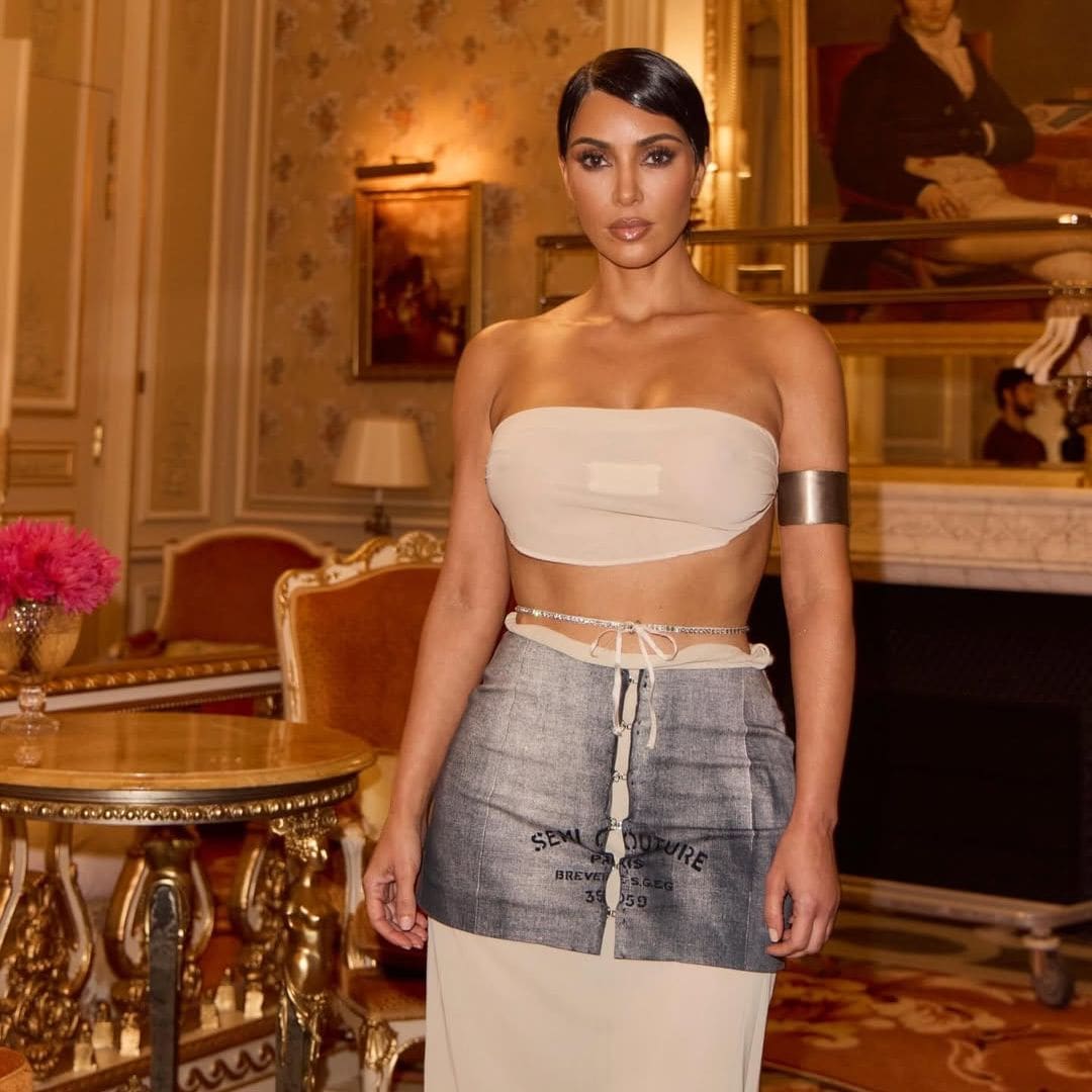 El nuevo look de Kim Kardashian que ha hecho que todos la confundan con su madre, Kris Jenner
