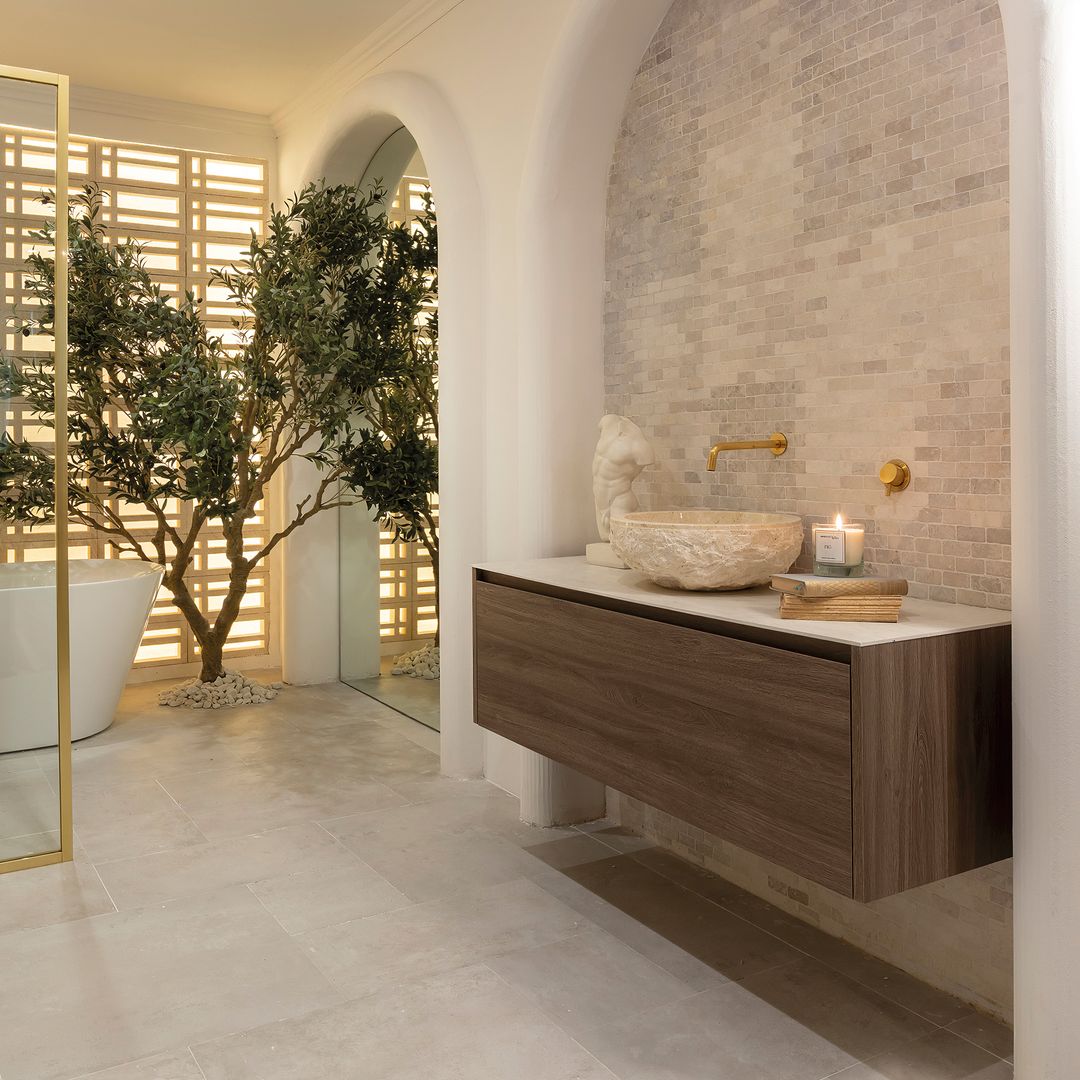 El lavabo que tu baño necesita: claves para elegir entre sobre encimera, encastrado o de pie