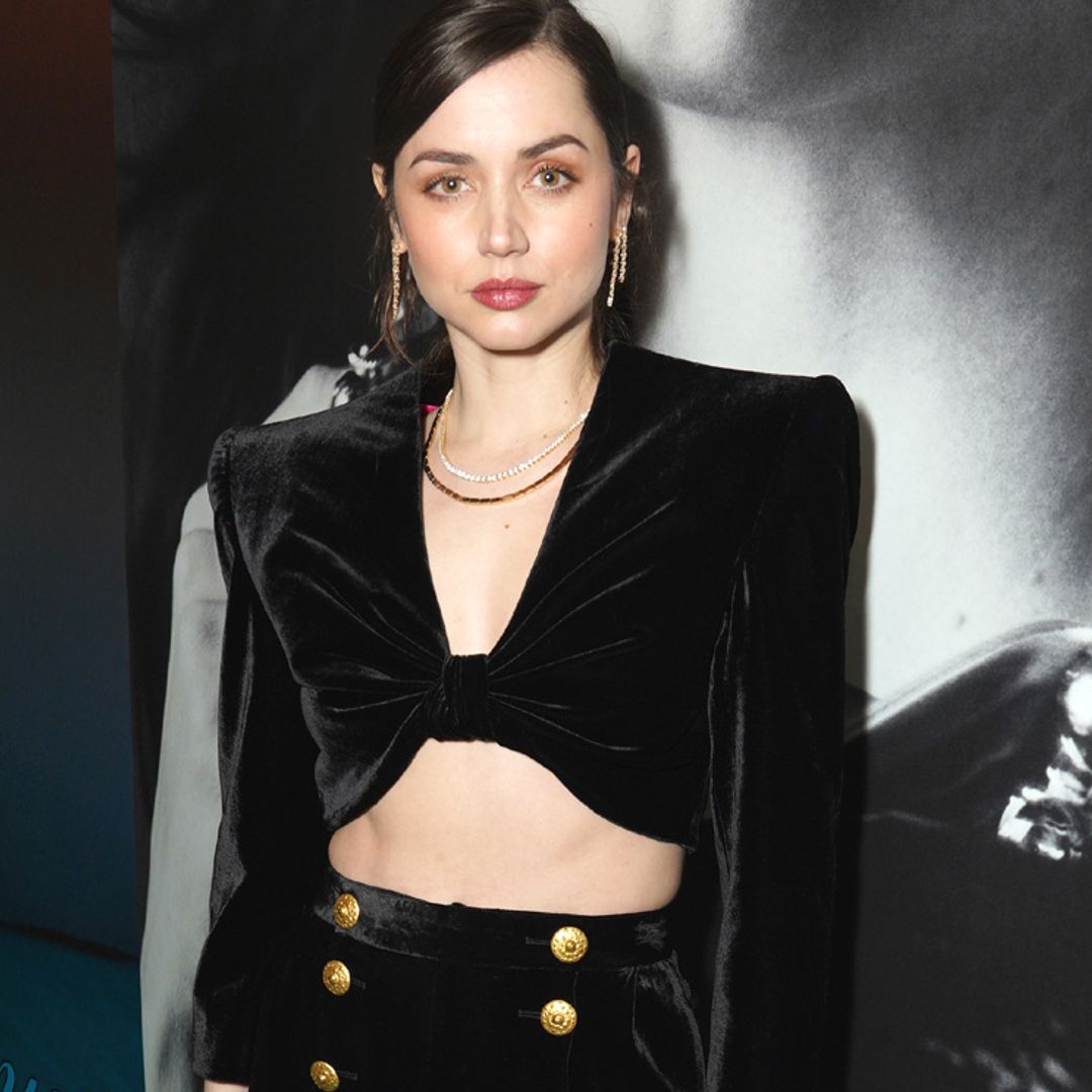 Ana de Armas se aleja de Marilyn con su último look: un traje de torero hecho de terciopelo