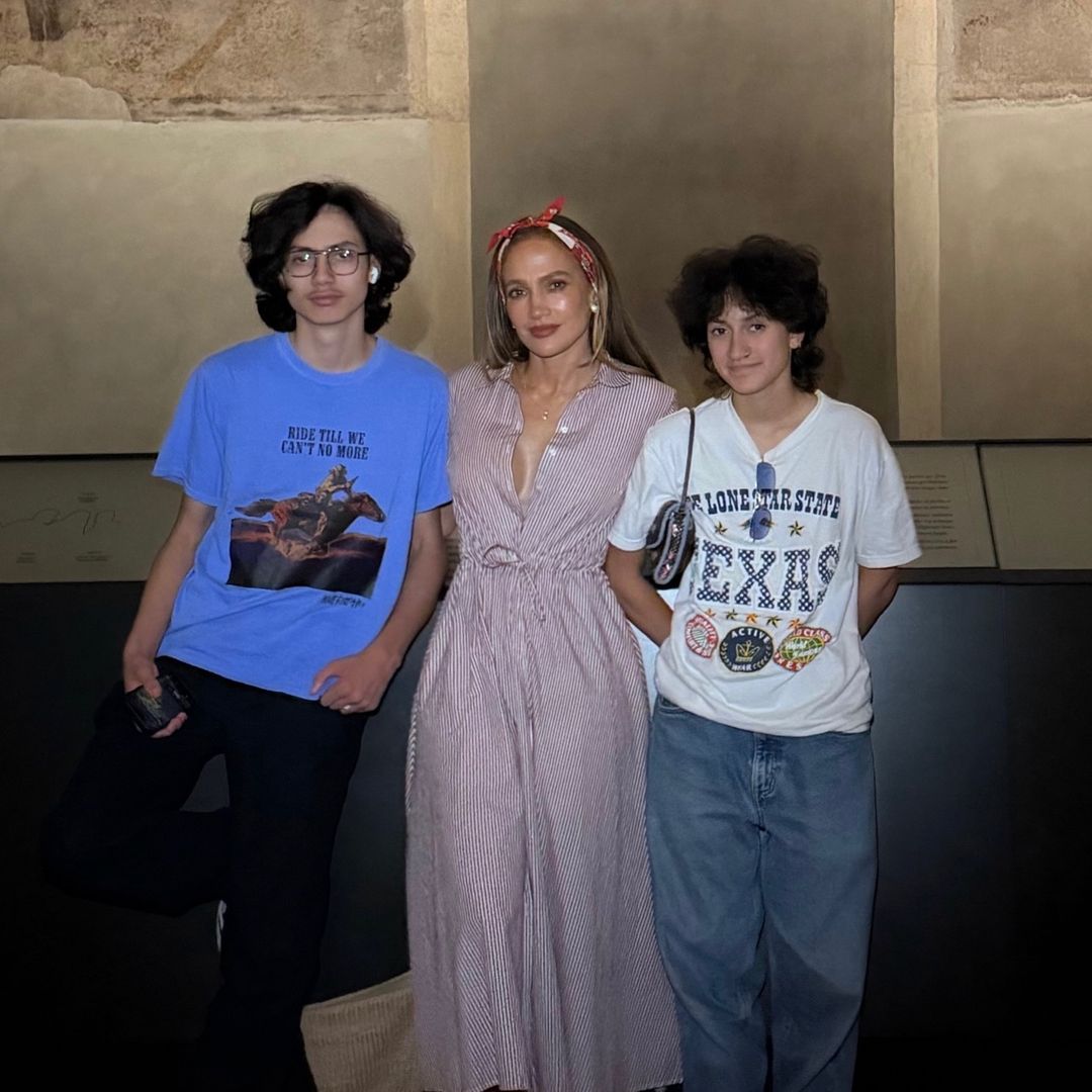 Jennifer Lopez revela cómo ha enfrentado el 'nido vacío' tras la partida de Oskar y Max a la universidad