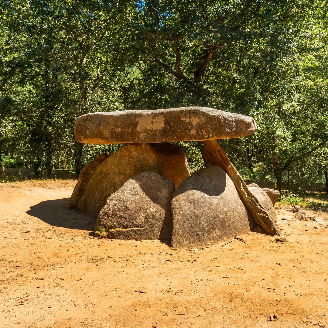 Dolmen megalítico de Axeitos, Ribeira, en la península de Barbanza, A Coruña