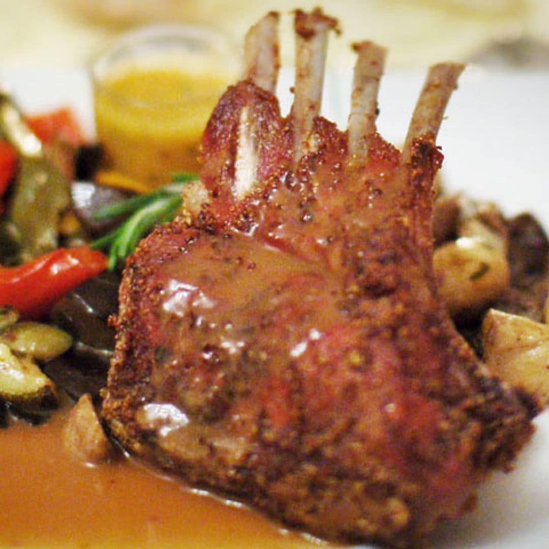 Carré de cordero con ensalada de frutas