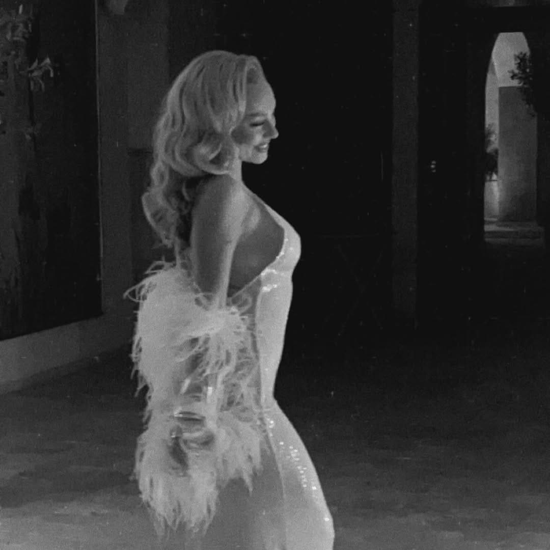 Ester Expósito celebra su 26 cumpleaños como la viva imagen de Marilyn Monroe: las mejores fotos de su exclusiva fiesta