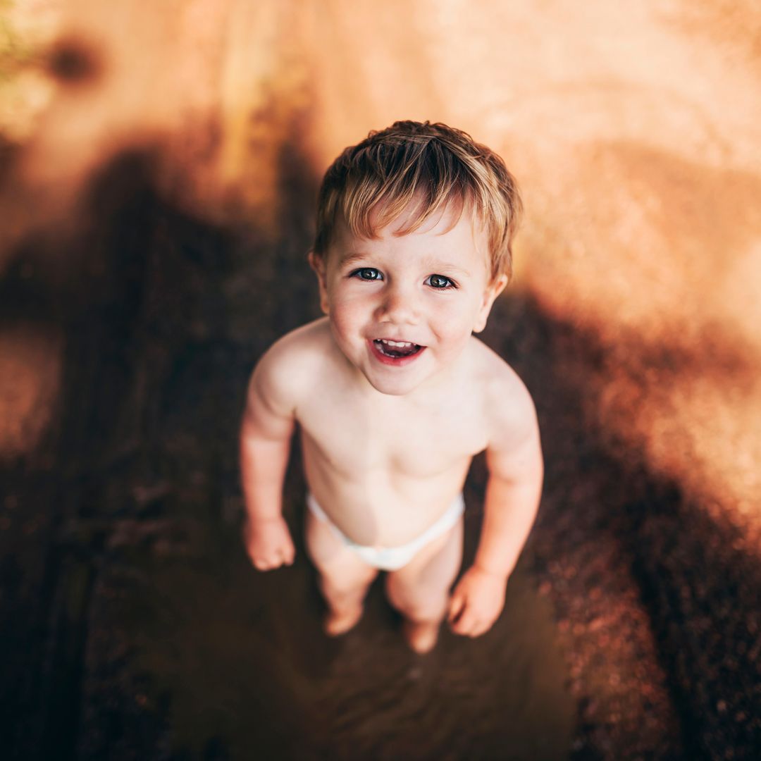 Niño en pañales