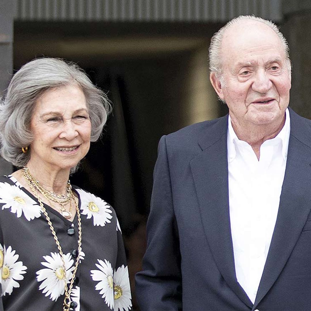 Don Juan Carlos y doña Sofía posan de nuevo juntos en su postal navideña