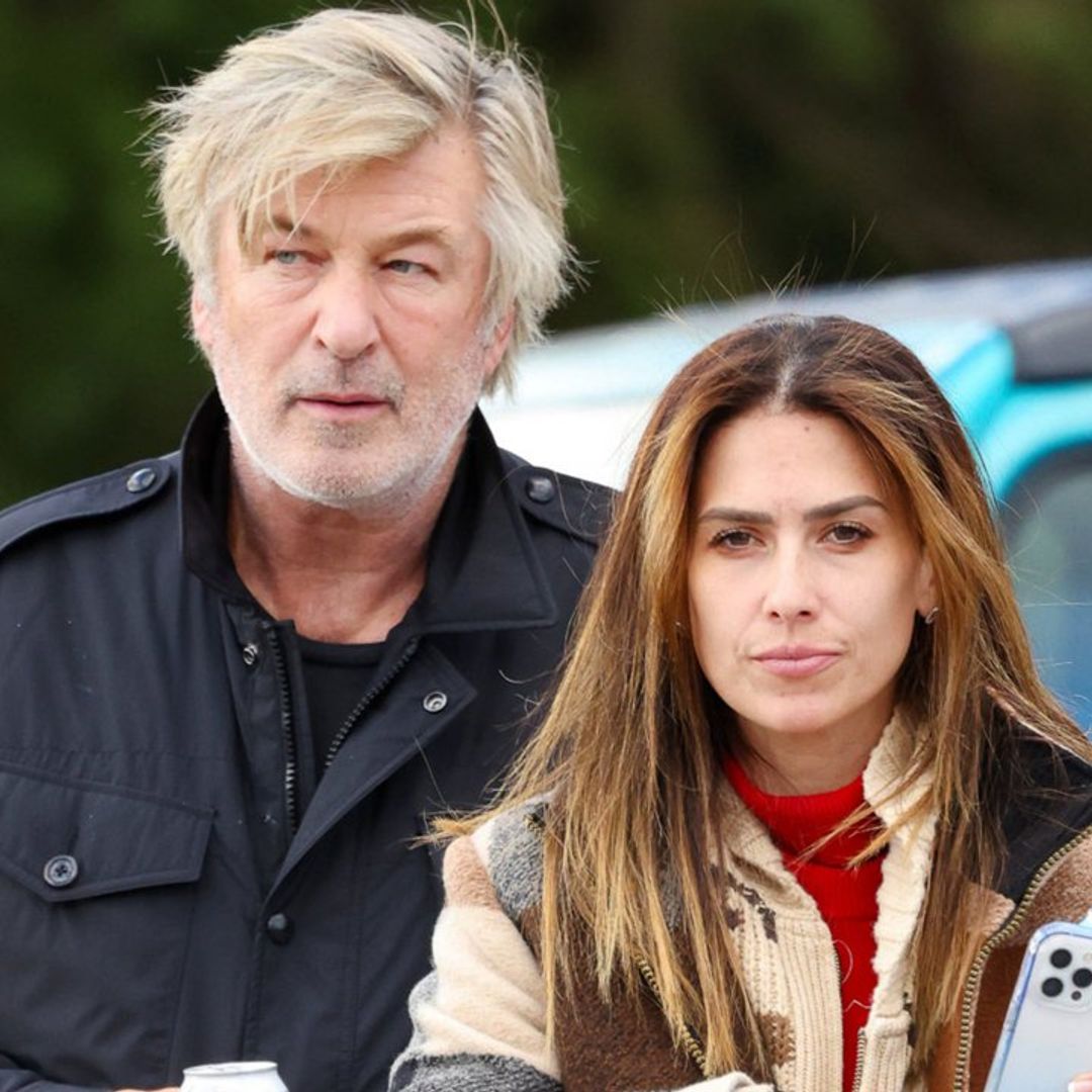Alec Baldwin reaparece consternado y rompe su silencio tras matar accidentalmente a su directora de fotografía: ‘Era mi amiga’