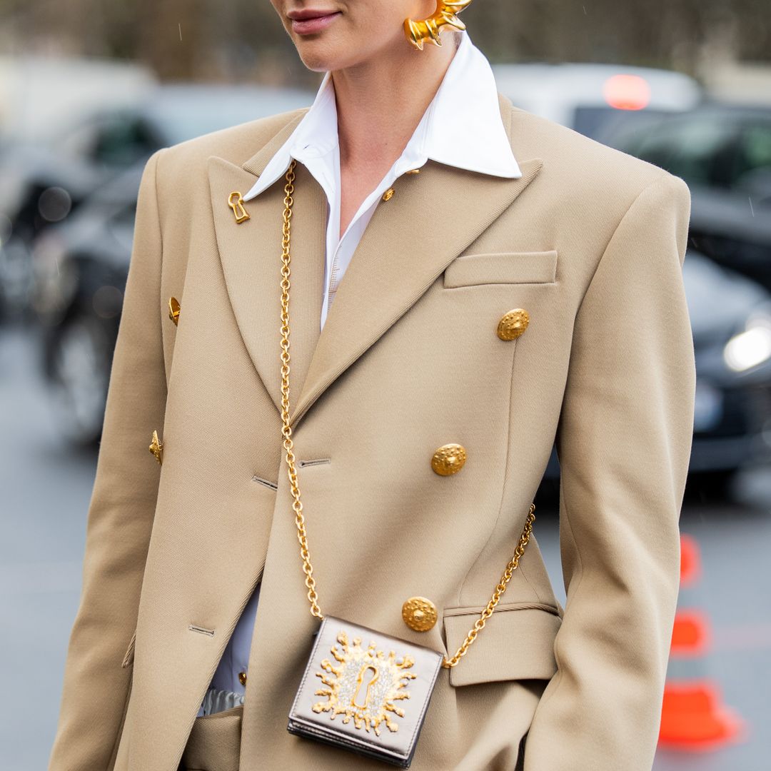 Invitada a Paris Fashion Week