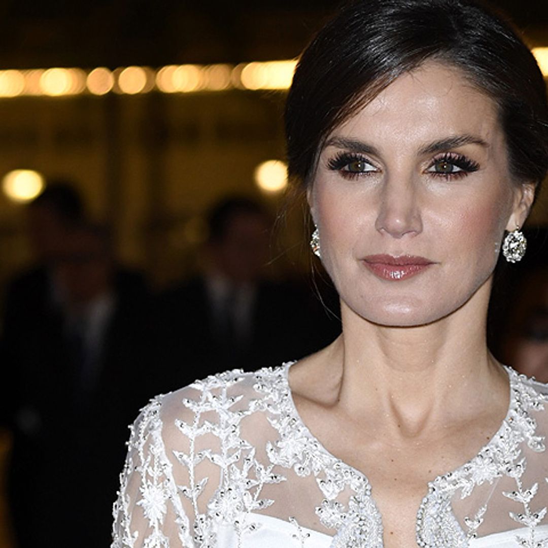 La reina Letizia deslumbra con un llamativo vestido joya en su cena de gala en Rabat