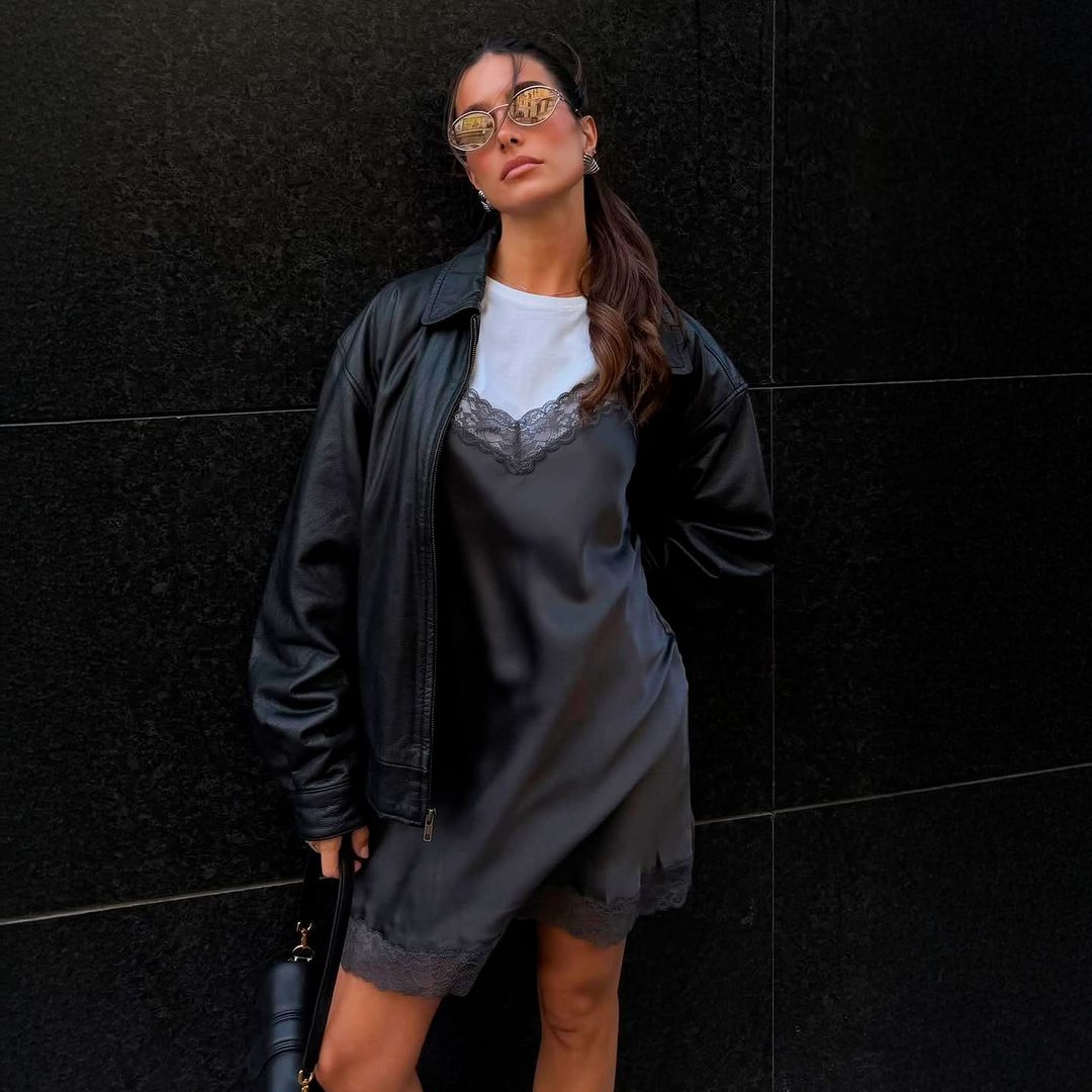 Gemma Pinto con chaqueta bomber