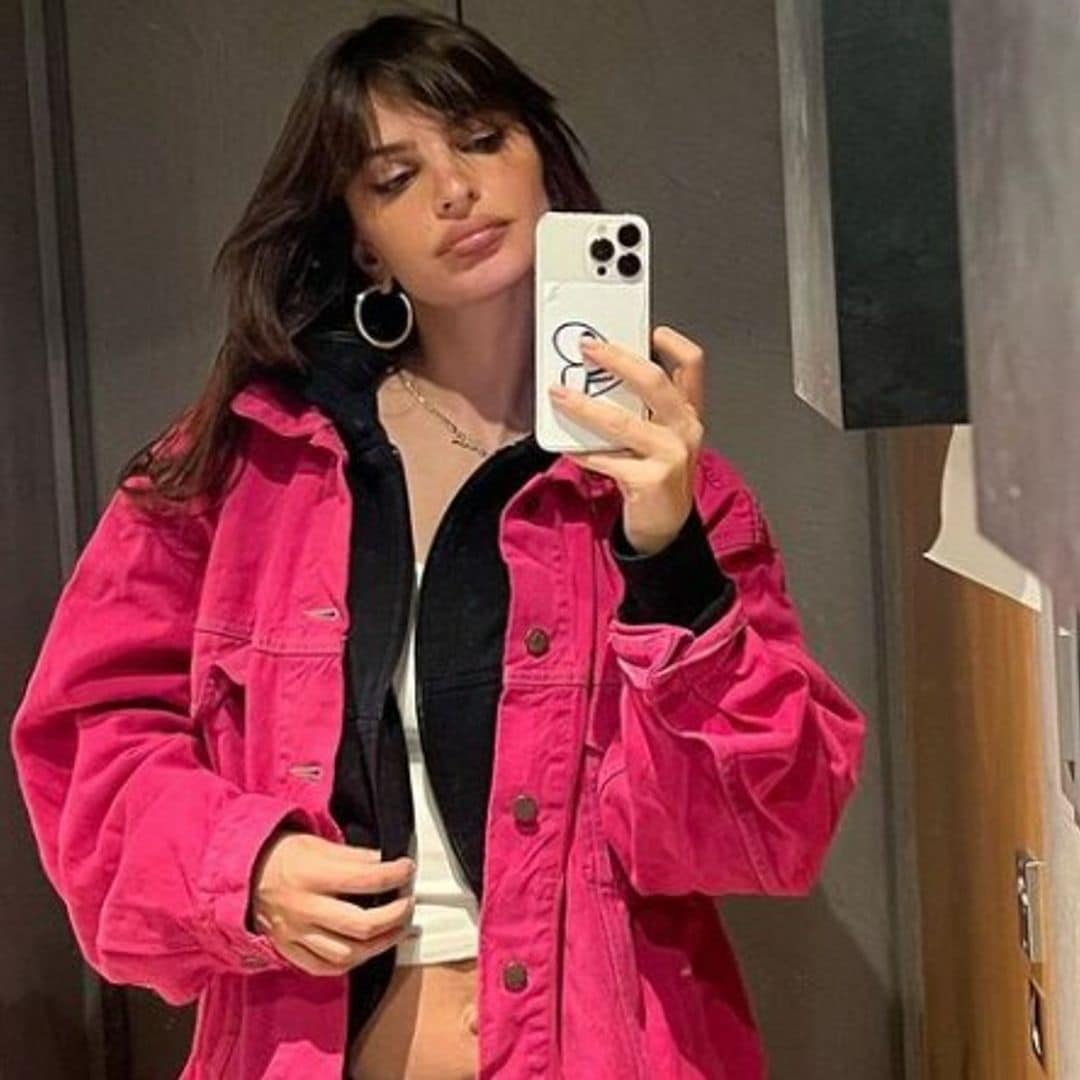 Emily Ratajkowski y sus trucos de estilo al usar jeans