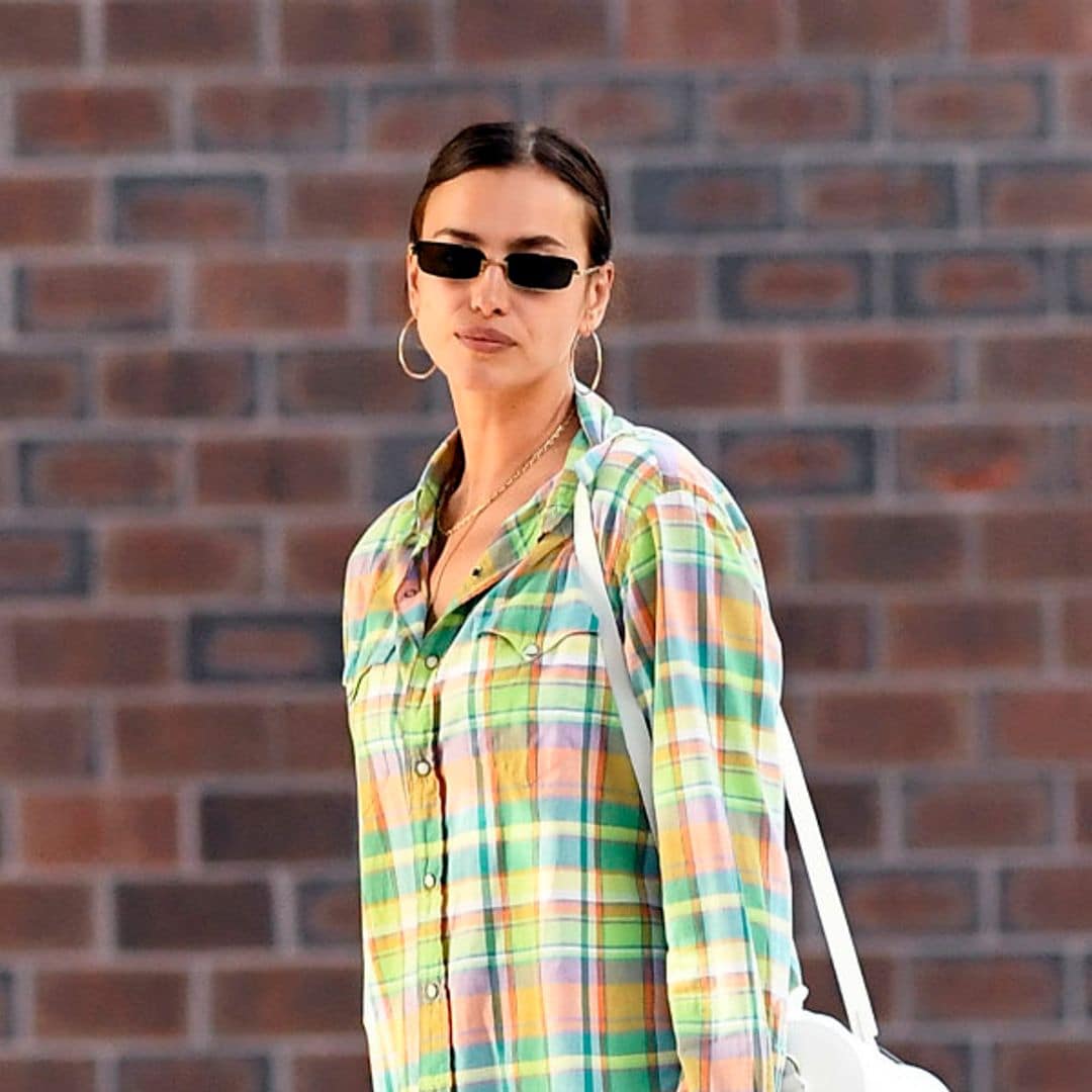 Camisa masculina y mallas de ciclista, el nuevo look que obsesiona a Irina Shayk