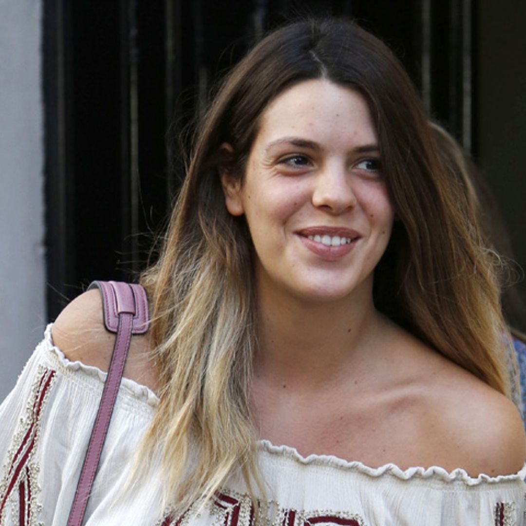 Laura M. Flores luce sus primeras curvas premamá