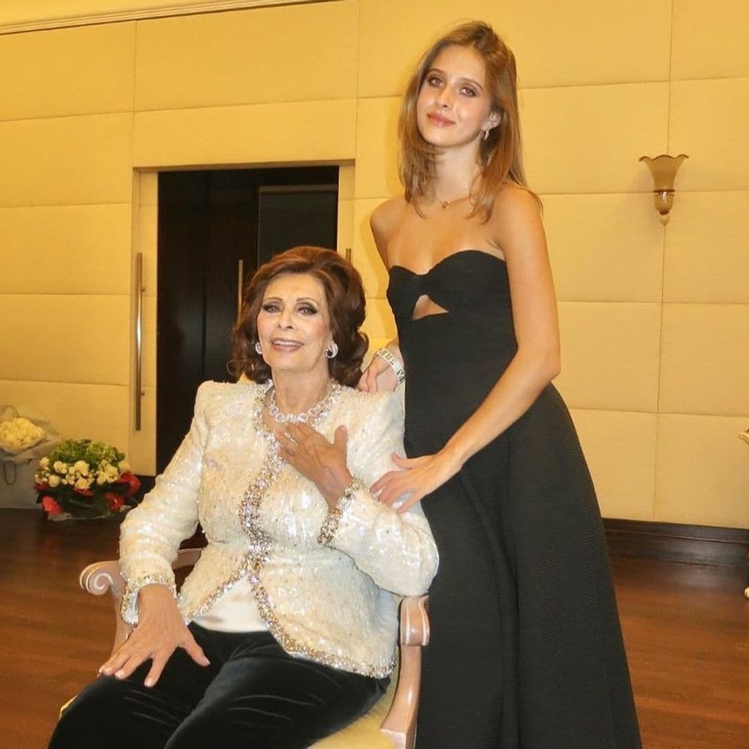 Así es Lucía Ponti, la nieta de Sofía Loren que ha heredado su belleza y participará en el Baile de Debutantes