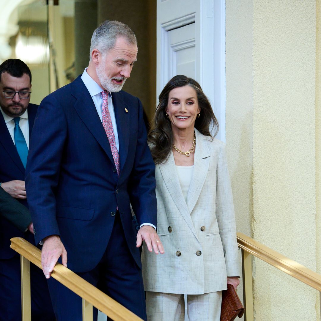 Nuestro experto analiza las miradas de la reina Letizia al rey Felipe VI que lo dicen todo: "Transmiten mucha sintonía"