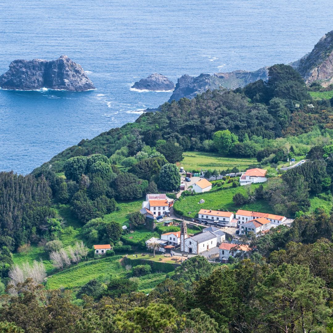 Galicia tiene un segundo Camino que pocos conocen: lleva a un santuario donde conviven la fe, la magia y el Atlántico