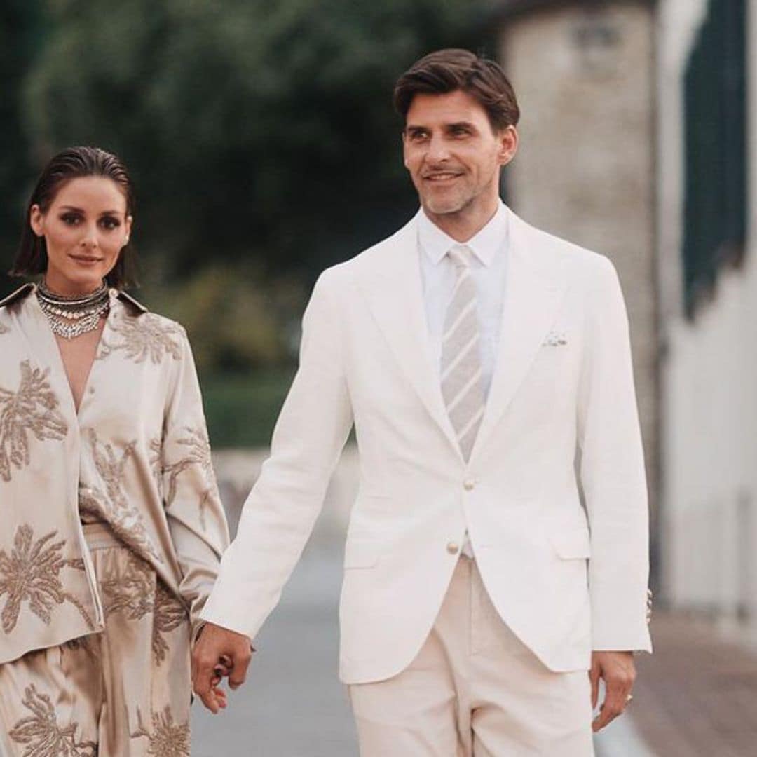 Olivia Palermo sorprende en una fiesta con la versión más cómoda (y elegante) del traje de invitada