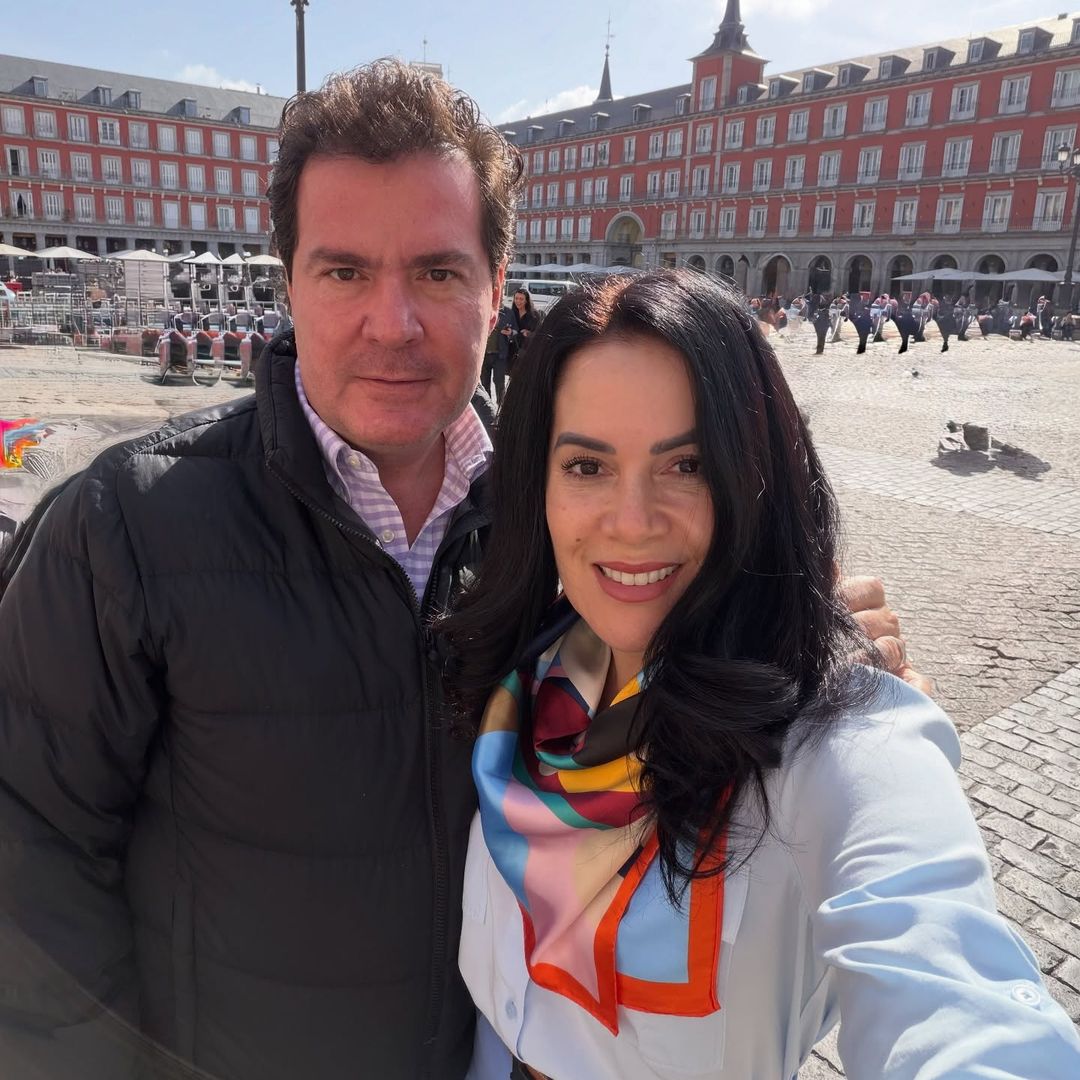 América Guinart presume las fotos de sus fascinantes vacaciones por España junto a su esposo