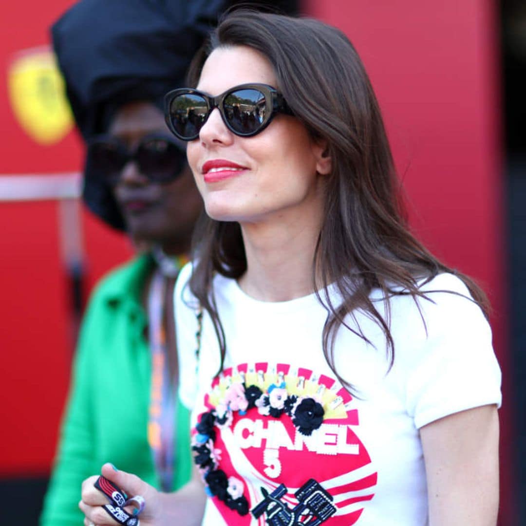 Carlota Casiraghi estrena una camiseta de 4.600 euros en Mónaco
