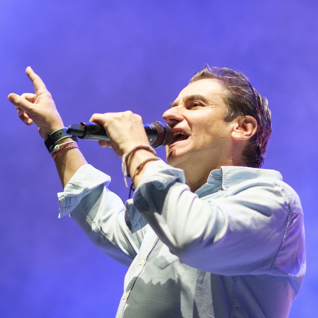 Fernando López actuando con 'Modestia Aparte'