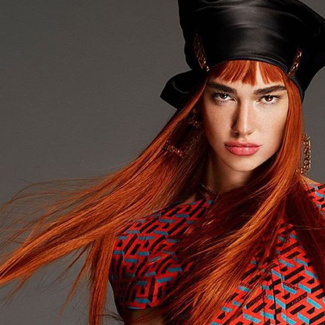 Dua Lipa cambia de look y se une al lado de las pelirrojas