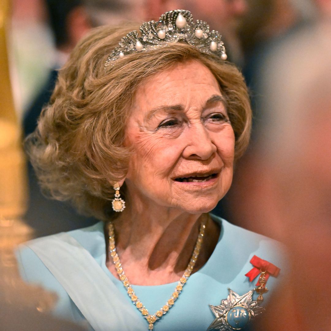 Los secretos del look de la reina Sofía, al detalle: de su imponente collar de diamantes al estreno con el Toisón de Oro