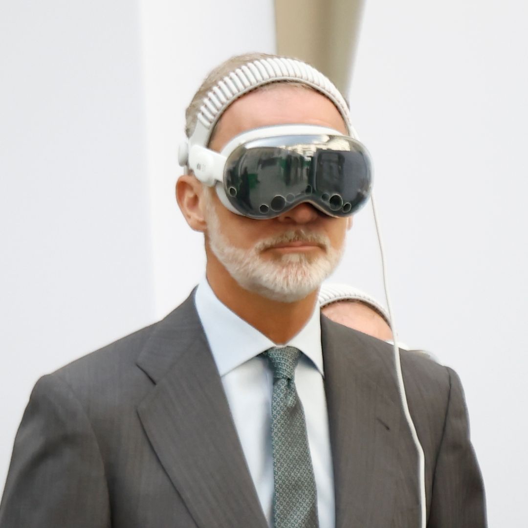 Felipe VI se convierte en el rey futurista: gafas de realidad virtual y viaje a la ciudad del mañana, en fotos